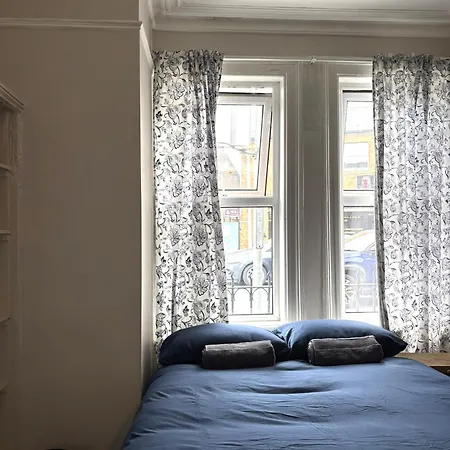 Superb Triple Near Croke Park - 4 * Dublín