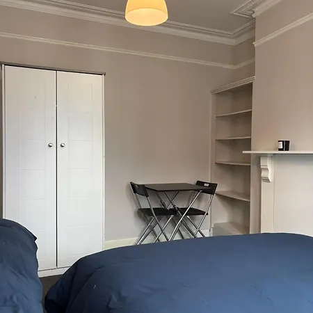 Pensión Superb Triple Near Croke Park - 4 *